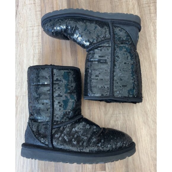 Women's‎ UGG Classic Short Black Sequin Winter Boot SZ: 6 - Picture 2 of 9